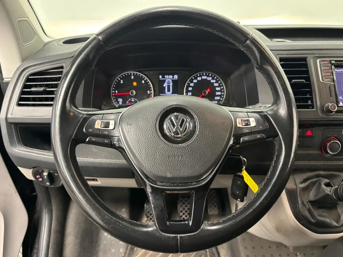 2.0 TDI L2H1 Highline Handel/Export Airco Cruise control Navigatie Parkeersensoren 20 inch Licht metalen velgen