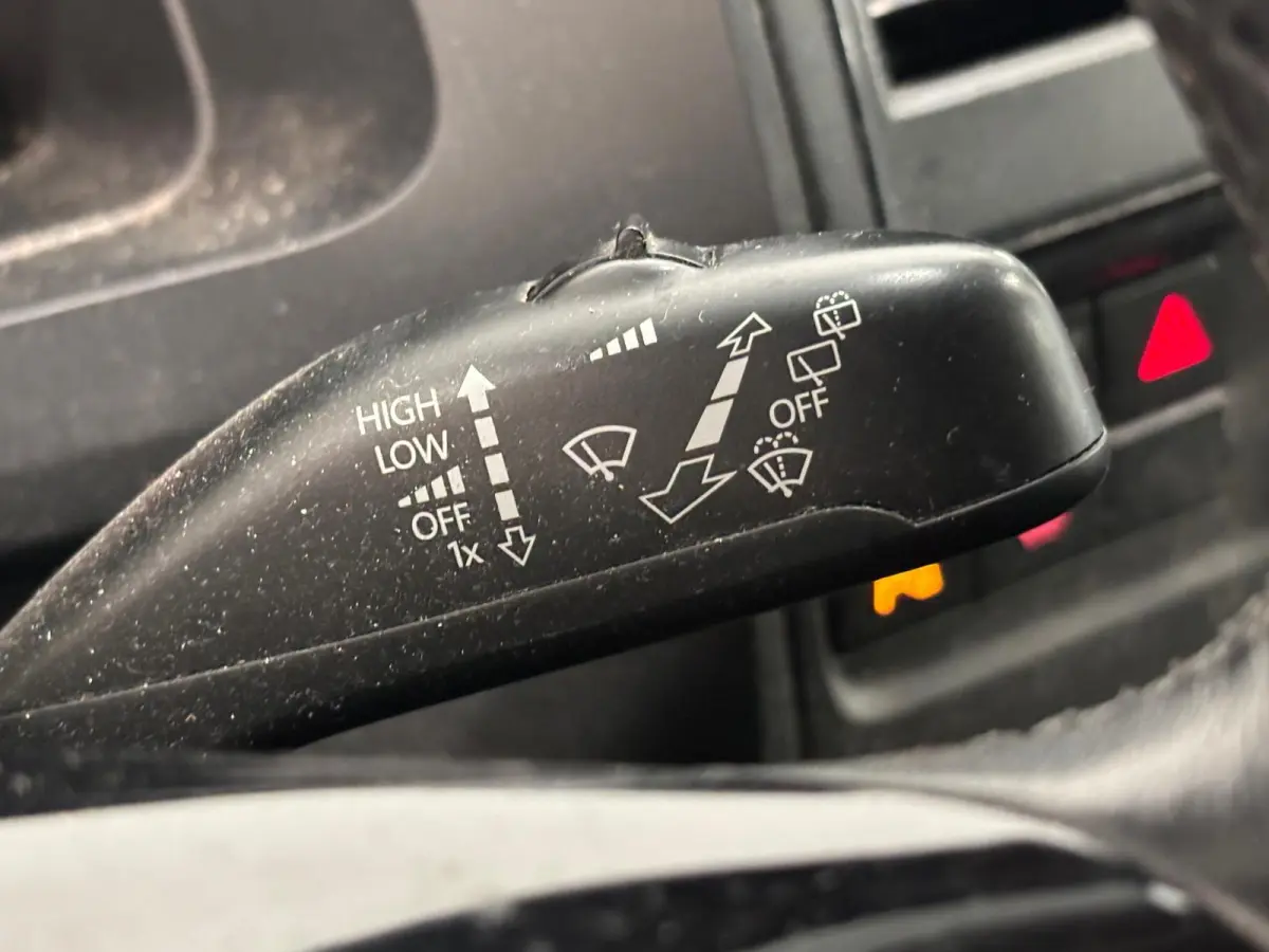 2.0 TDI L2H1 Highline Handel/Export Airco Cruise control Navigatie Parkeersensoren 20 inch Licht metalen velgen