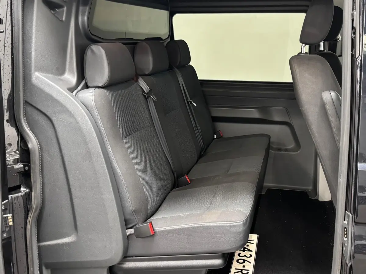 2.0 TDI L2H1 Highline Handel/Export Airco Cruise control Navigatie Parkeersensoren 20 inch Licht metalen velgen
