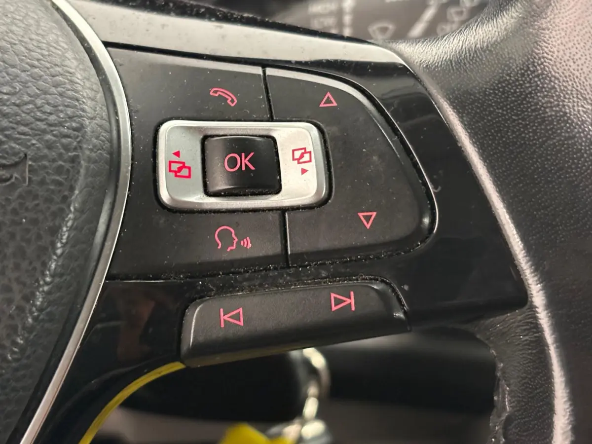 2.0 TDI L2H1 Highline Handel/Export Airco Cruise control Navigatie Parkeersensoren 20 inch Licht metalen velgen