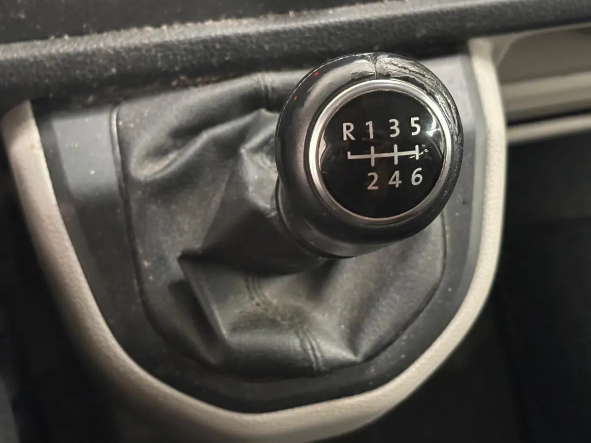 2.0 TDI L2H1 Highline Handel/Export Airco Cruise control Navigatie Parkeersensoren 20 inch Licht metalen velgen