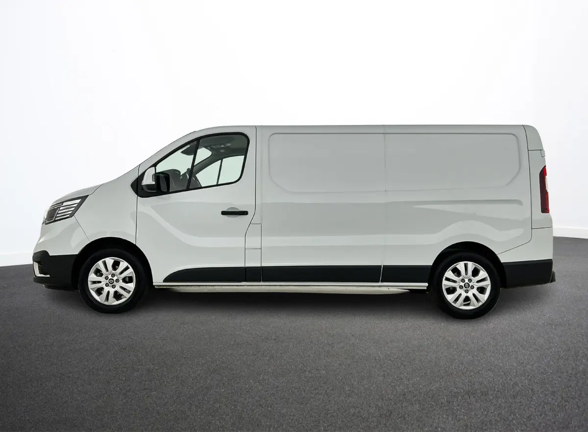 2.0 Blue dCi 150 T30 L2H1 Advance Automaat Navigatie Airco Lichtmetalen velgen Betimmering Trekhaak Camera Parkeersensoren Dab