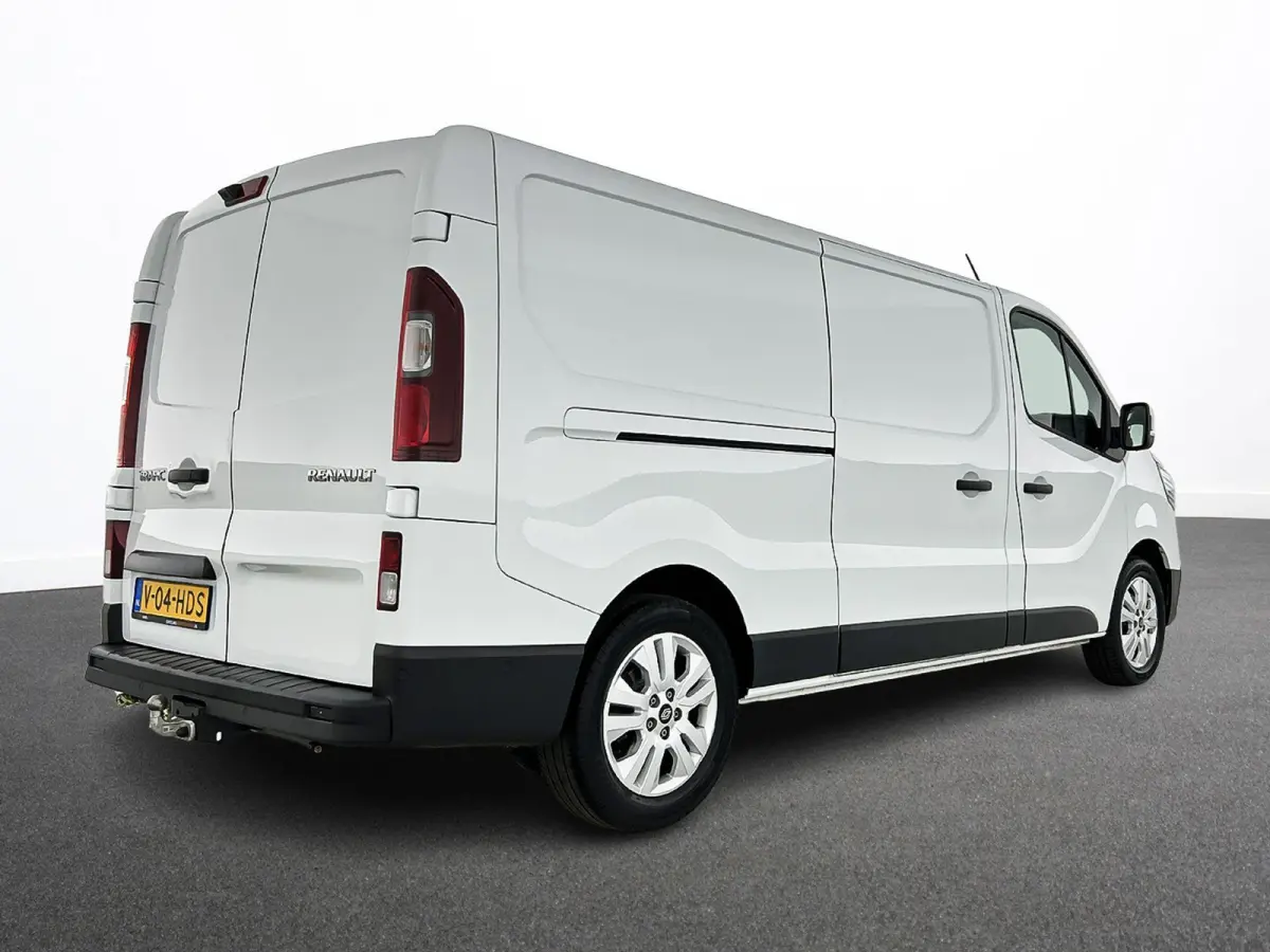 2.0 Blue dCi 150 T30 L2H1 Advance Automaat Navigatie Airco Lichtmetalen velgen Betimmering Trekhaak Camera Parkeersensoren Dab