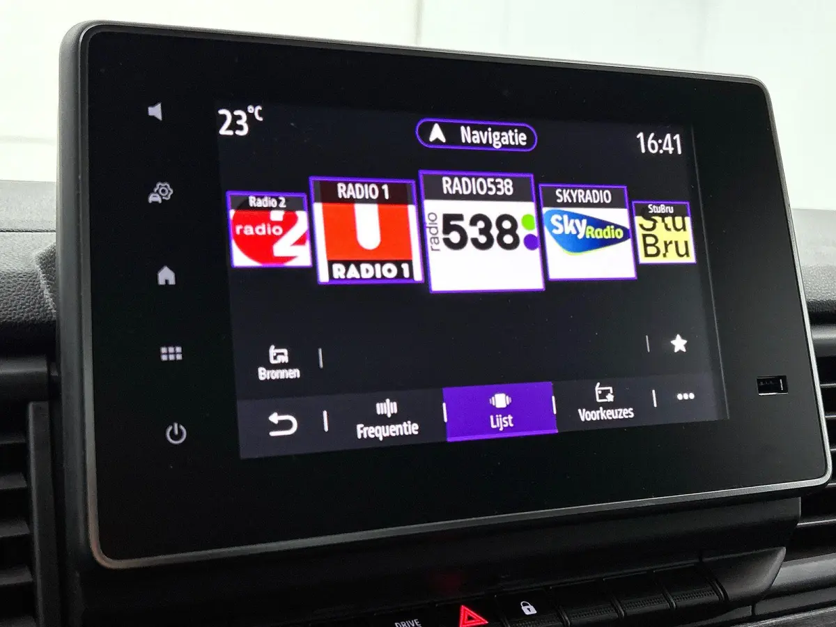 2.0 Blue dCi 150 T30 L2H1 Advance Automaat Navigatie Airco Lichtmetalen velgen Betimmering Trekhaak Camera Parkeersensoren Dab