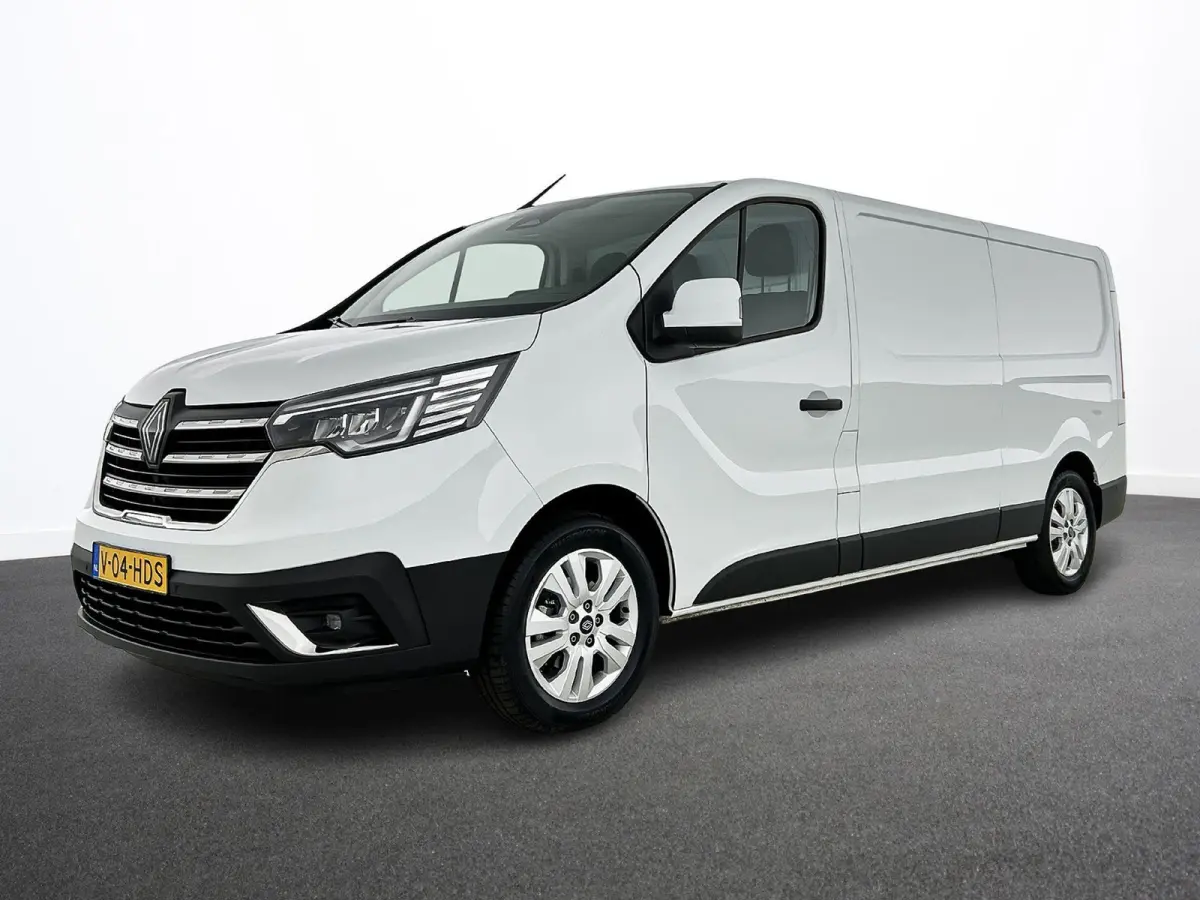 2.0 Blue dCi 150 T30 L2H1 Advance Automaat Navigatie Airco Lichtmetalen velgen Betimmering Trekhaak Camera Parkeersensoren Dab