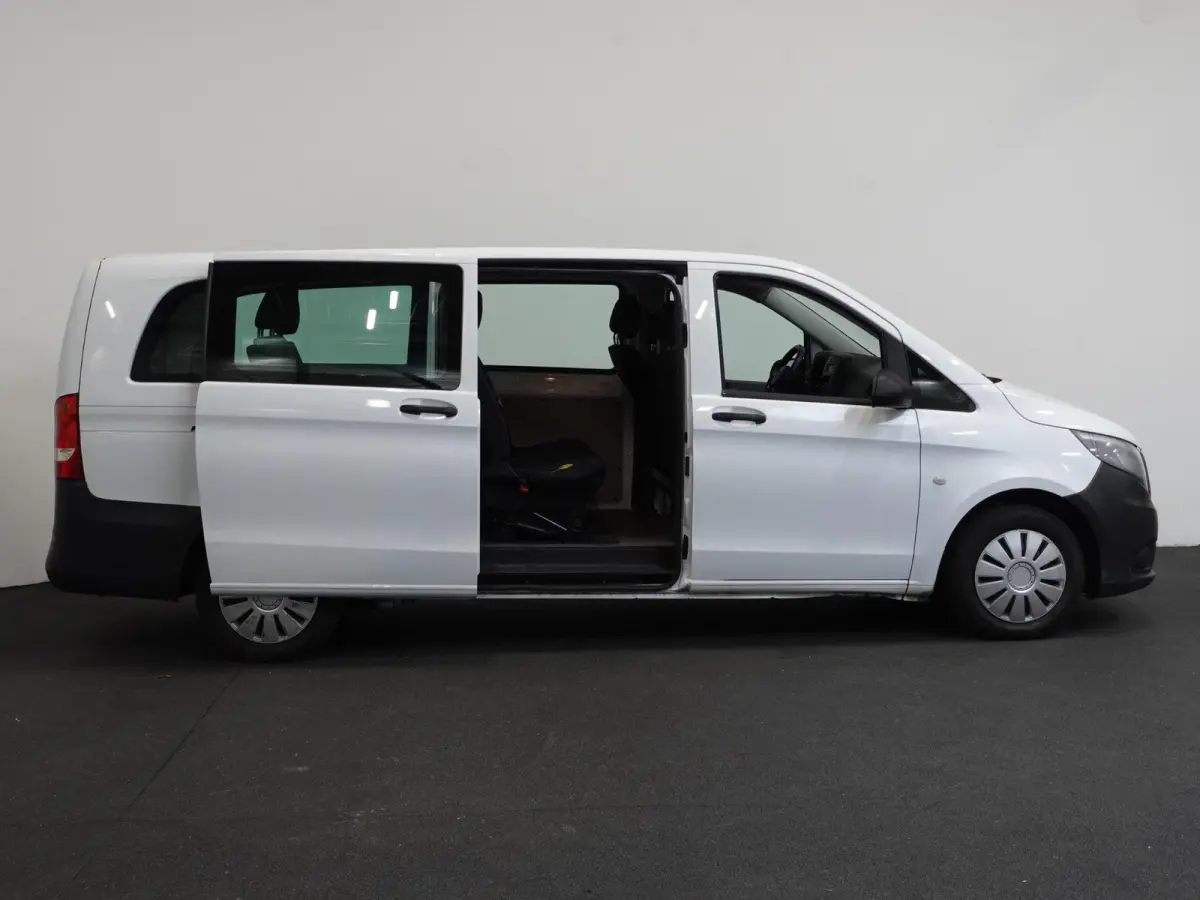 111 Base Extra Lang 9persoons PERSONENBUS HANDEL/EXPORT incl. BTW Airco