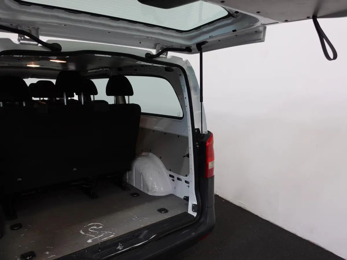 111 Base Extra Lang 9persoons PERSONENBUS HANDEL/EXPORT incl. BTW Airco