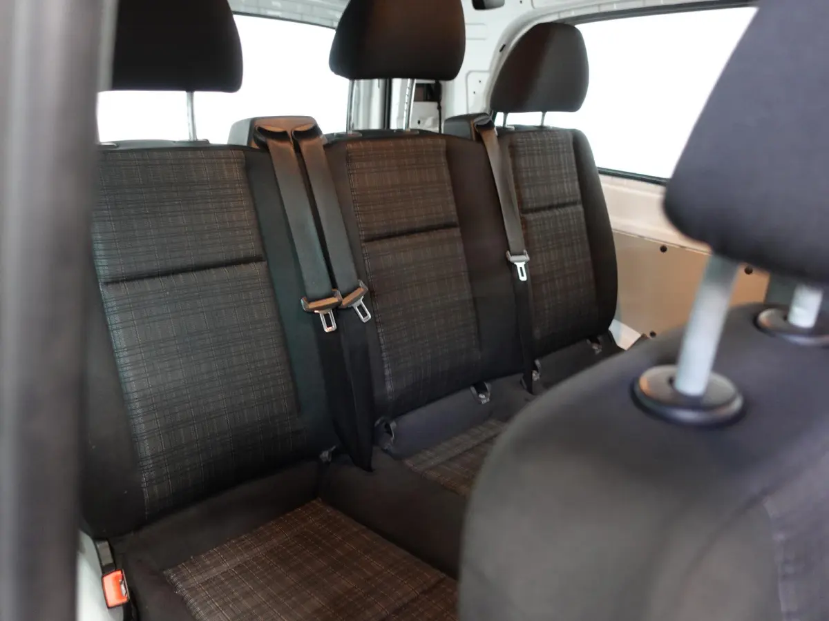 111 Base Extra Lang 9persoons PERSONENBUS HANDEL/EXPORT incl. BTW Airco