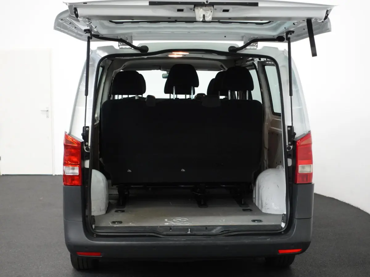111 Base Extra Lang 9persoons PERSONENBUS HANDEL/EXPORT incl. BTW Airco
