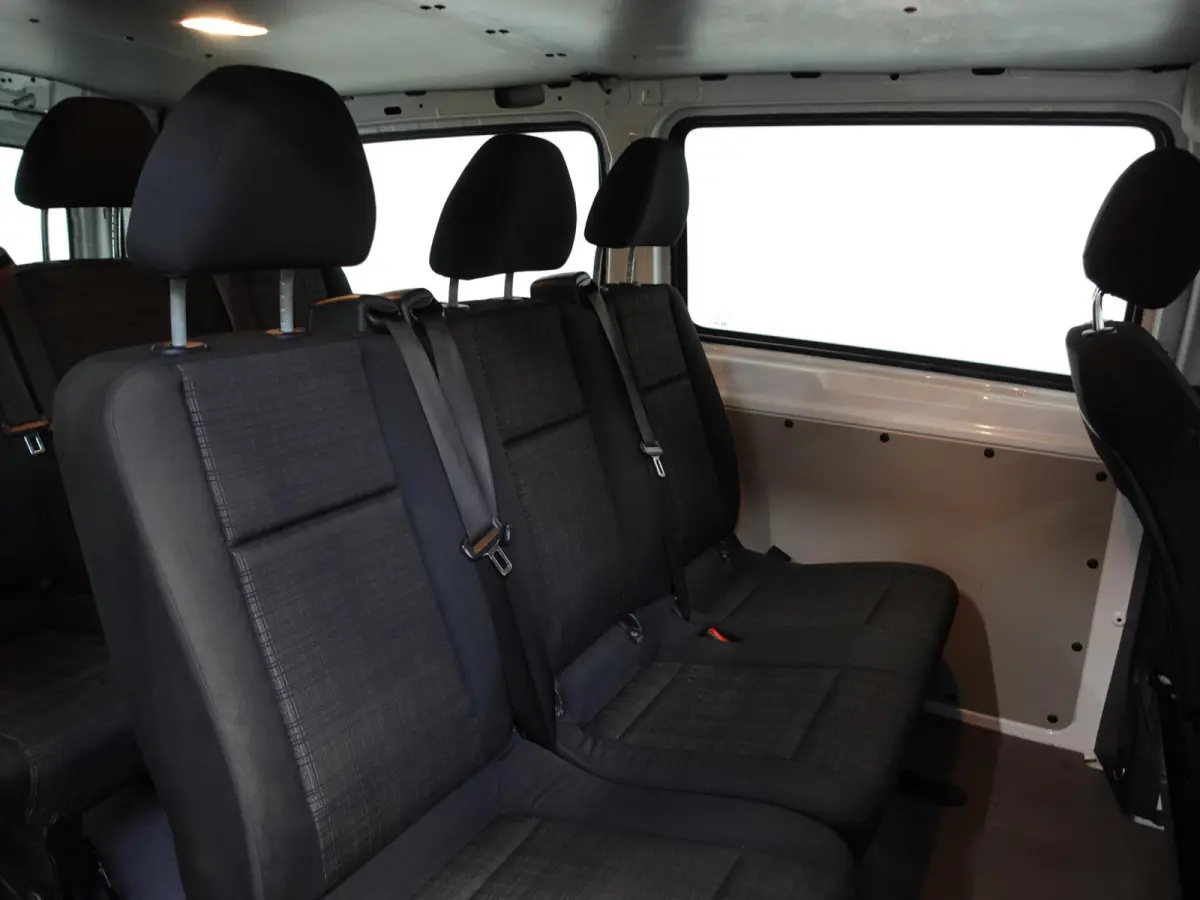 111 Base Extra Lang 9persoons PERSONENBUS HANDEL/EXPORT incl. BTW Airco