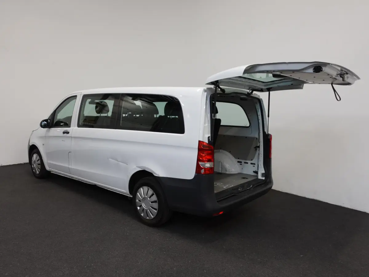 111 Base Extra Lang 9persoons PERSONENBUS HANDEL/EXPORT incl. BTW Airco