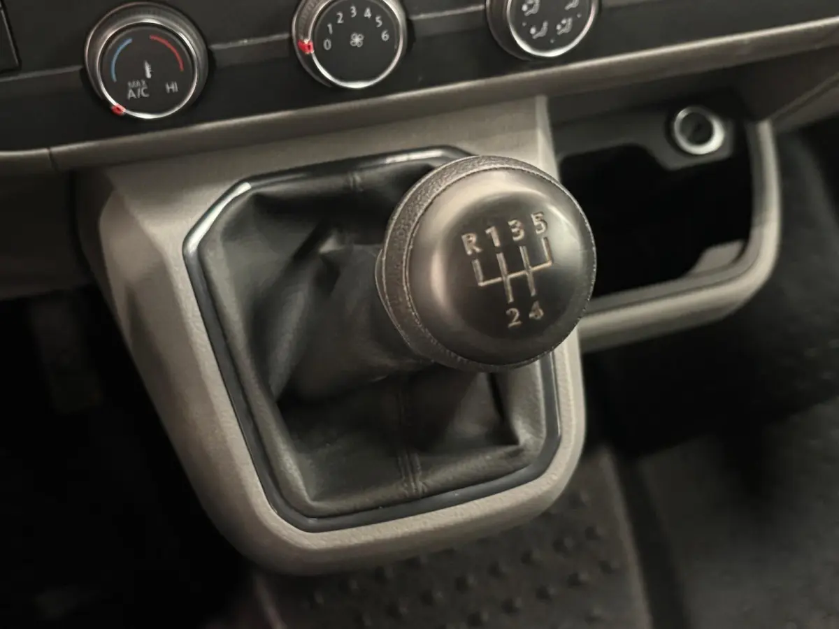 2.0 TDI L2H1 30 Airco Adaptieve Cruise Control Camera Apple Carplay/Android Auto Trekhaak