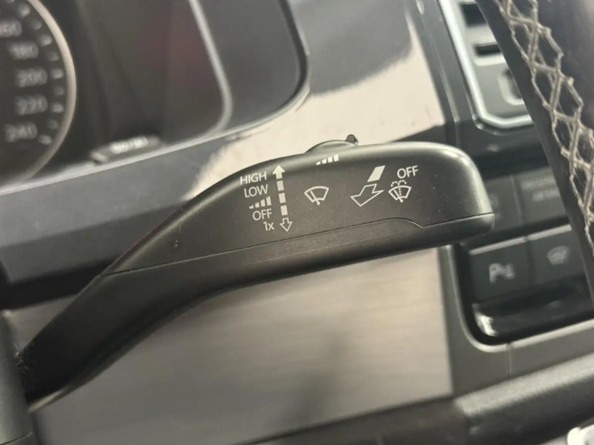 2.0 TDI L2H1 Automaat HANDEL / EXPORT Airco Navi LM velgen LED Achterklep Trekhaak Adaptieve Cruise Control