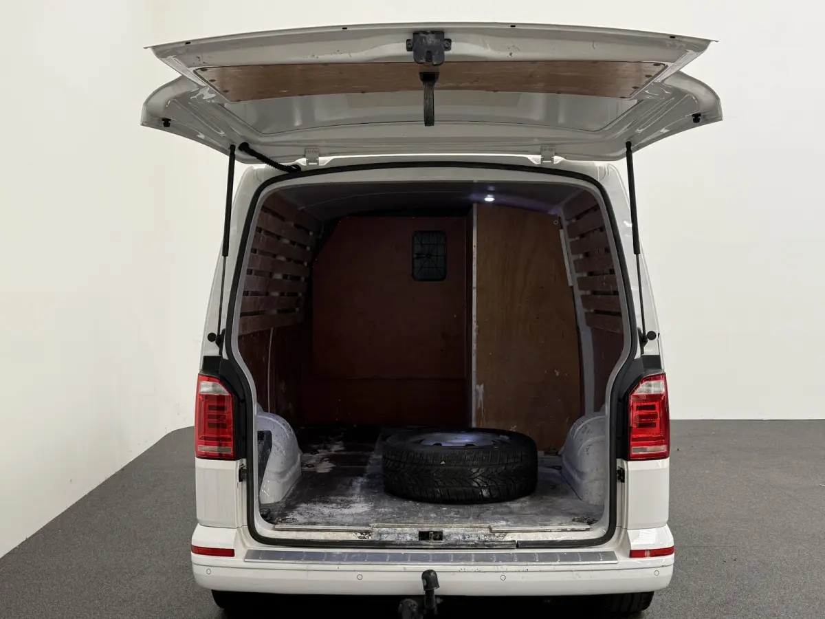 2.0 TDI L2H1 Automaat HANDEL / EXPORT Airco Navi LM velgen LED Achterklep Trekhaak Adaptieve Cruise Control