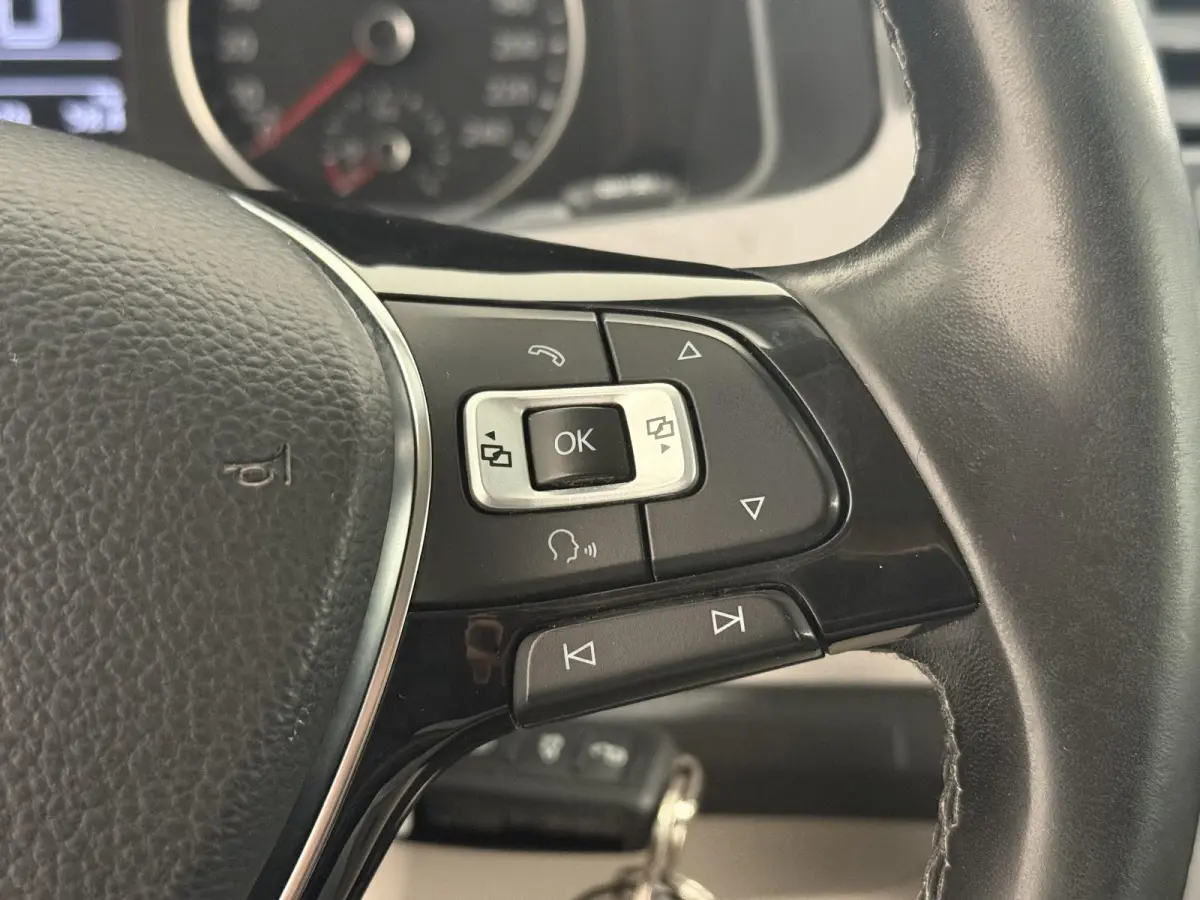 2.0 TDI L2H1 Automaat HANDEL / EXPORT Airco Navi LM velgen LED Achterklep Trekhaak Adaptieve Cruise Control