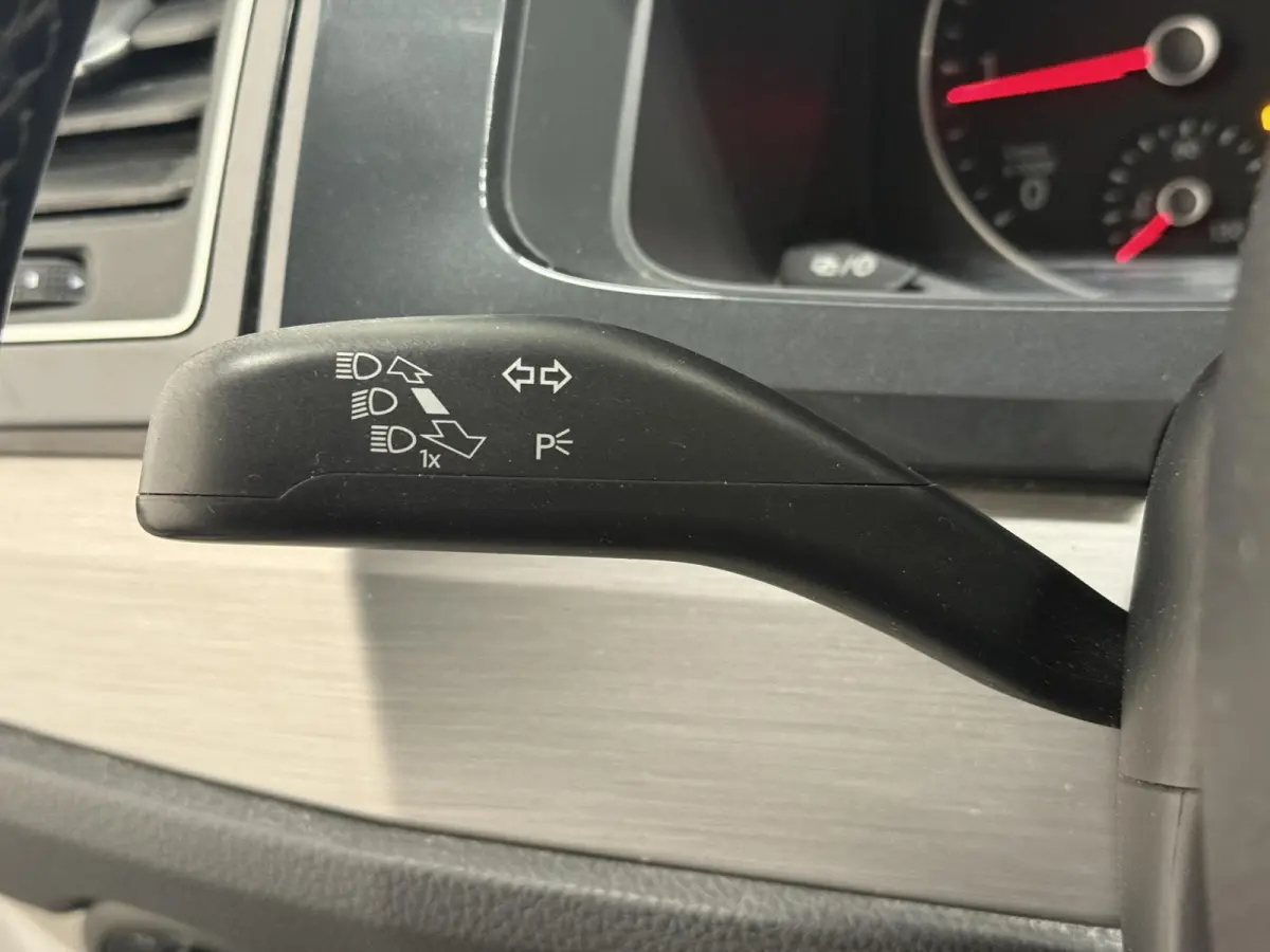 2.0 TDI L2H1 Automaat HANDEL / EXPORT Airco Navi LM velgen LED Achterklep Trekhaak Adaptieve Cruise Control