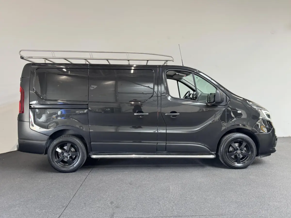 1.6 dCi 95 T29 L1H1 Comfort HANDEL/EXPORT Imperiaal Side Bars Lichtmetalen velgen