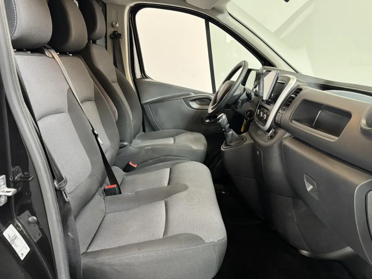 1.6 dCi 95 T29 L1H1 Comfort HANDEL/EXPORT Imperiaal Side Bars Lichtmetalen velgen