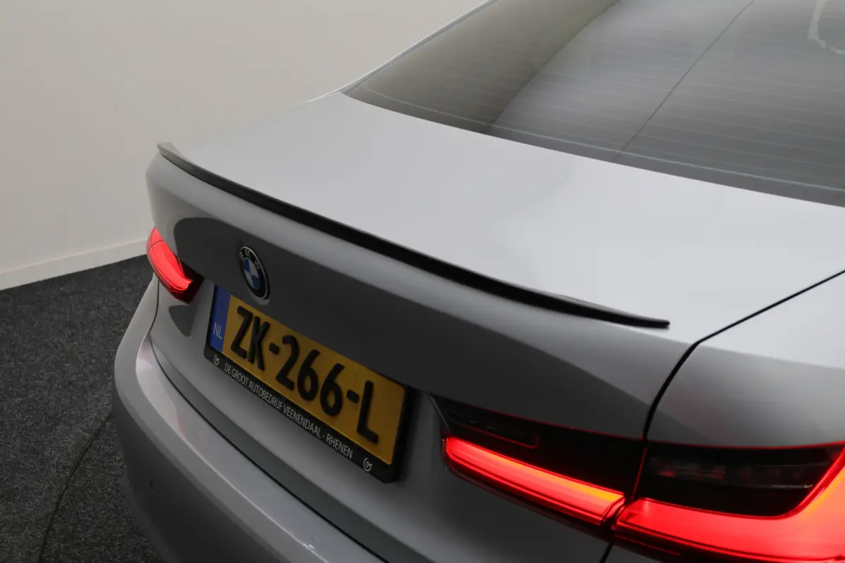 320i Executive Edition Leder/Stof, Virtual, Cruise, Apple Carplay, LED, Climate, PDC, 19''