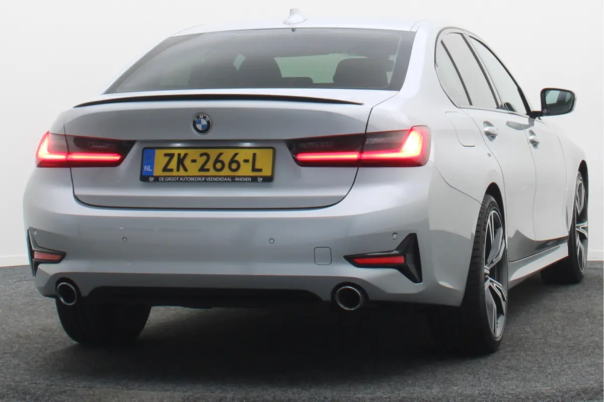 320i Executive Edition Leder/Stof, Virtual, Cruise, Apple Carplay, LED, Climate, PDC, 19''