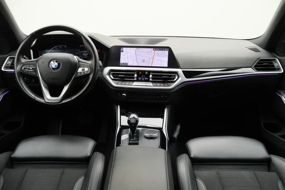 320i Executive Edition Leder/Stof, Virtual, Cruise, Apple Carplay, LED, Climate, PDC, 19''