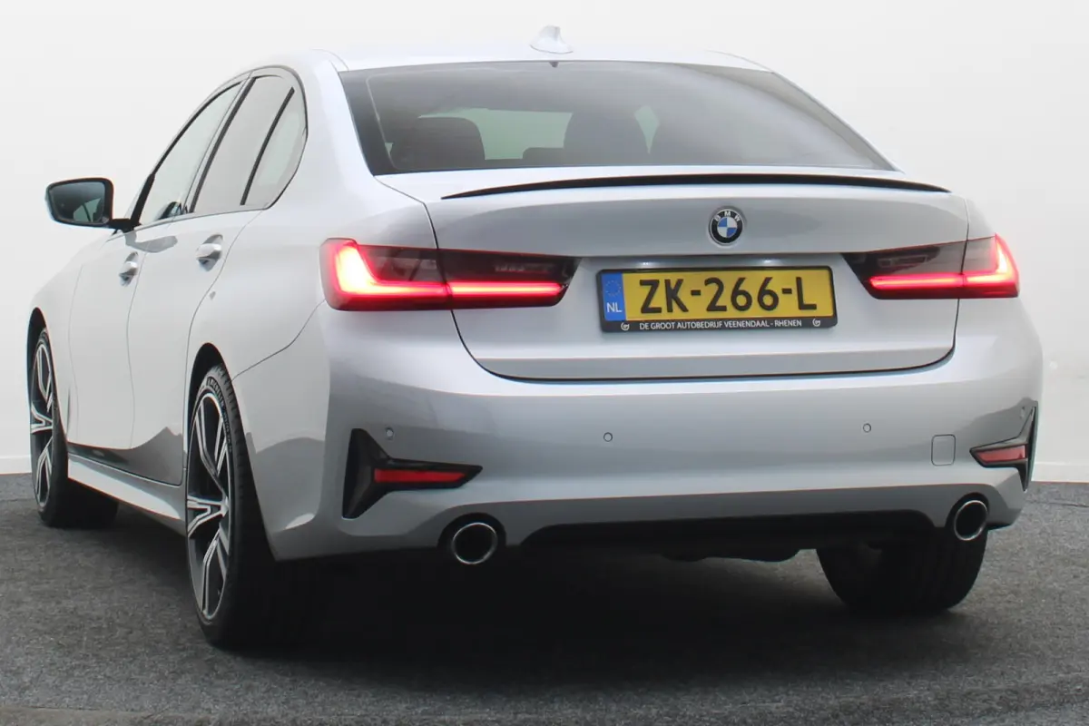 320i Executive Edition Leder/Stof, Virtual, Cruise, Apple Carplay, LED, Climate, PDC, 19''
