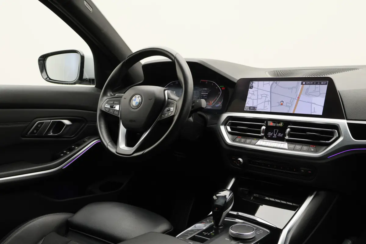 320i Executive Edition Leder/Stof, Virtual, Cruise, Apple Carplay, LED, Climate, PDC, 19''