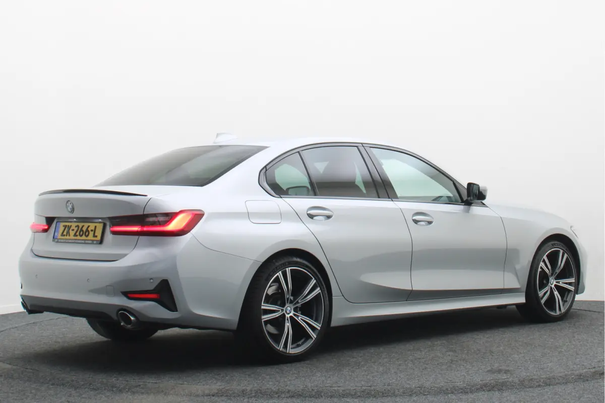 320i Executive Edition Leder/Stof, Virtual, Cruise, Apple Carplay, LED, Climate, PDC, 19''