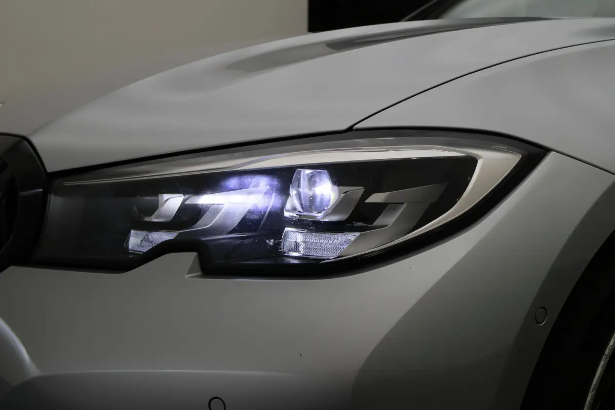 320i Executive Edition Leder/Stof, Virtual, Cruise, Apple Carplay, LED, Climate, PDC, 19''