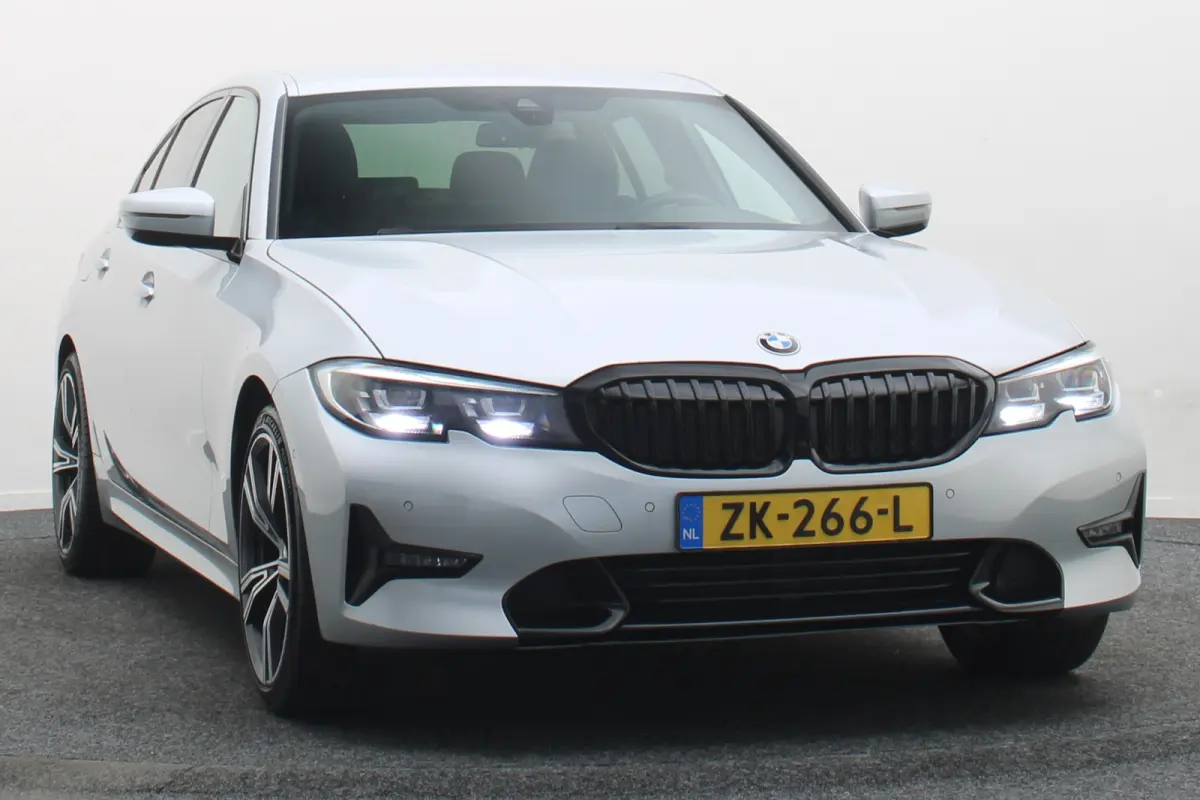 320i Executive Edition Leder/Stof, Virtual, Cruise, Apple Carplay, LED, Climate, PDC, 19''