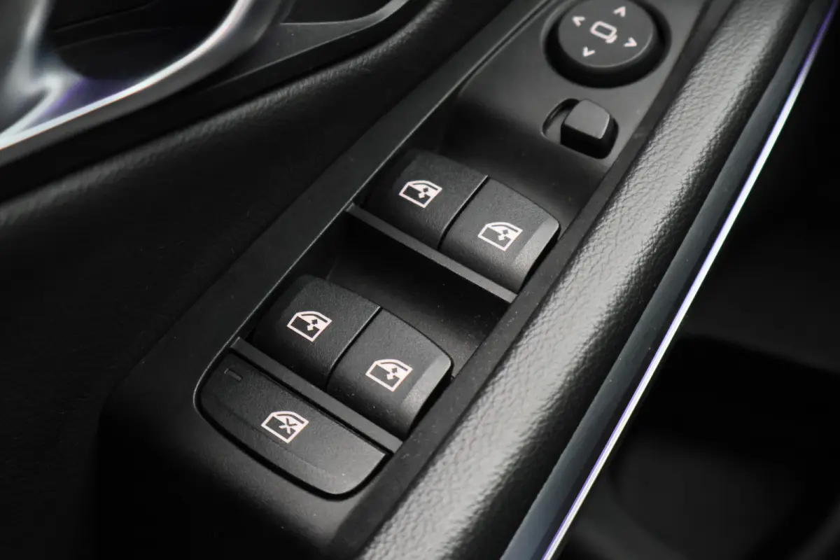 320i Executive Edition Leder/Stof, Virtual, Cruise, Apple Carplay, LED, Climate, PDC, 19''