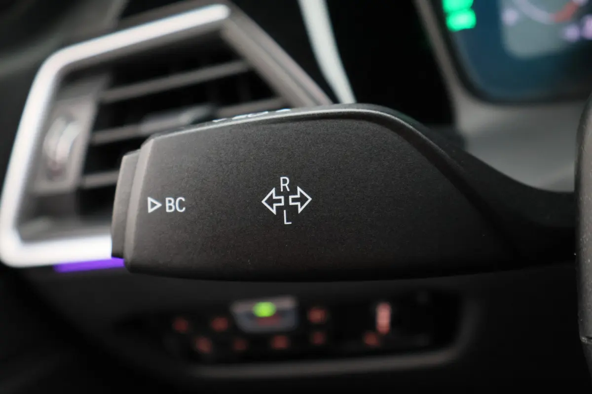320i Executive Edition Leder/Stof, Virtual, Cruise, Apple Carplay, LED, Climate, PDC, 19''