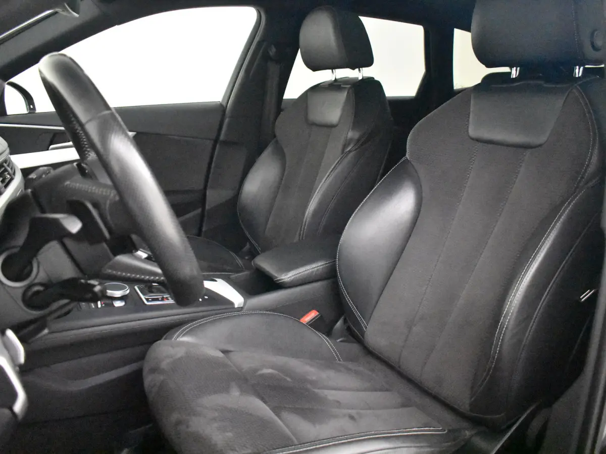 40 TFSI Sport S line edition 190PK AUTO | Trekhaak afneembaar | Elektr glazen pano-dak | Stoelverw | Climate contr | Keyless start | cruise contr | Elektr achterklep | Parkeersensoren | LED 