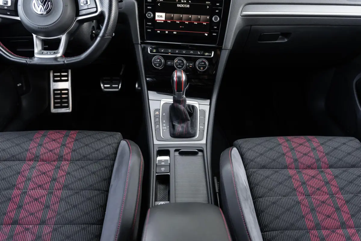 2.0 TSI GTI TCR Dsg Dynaudio Camera DCC