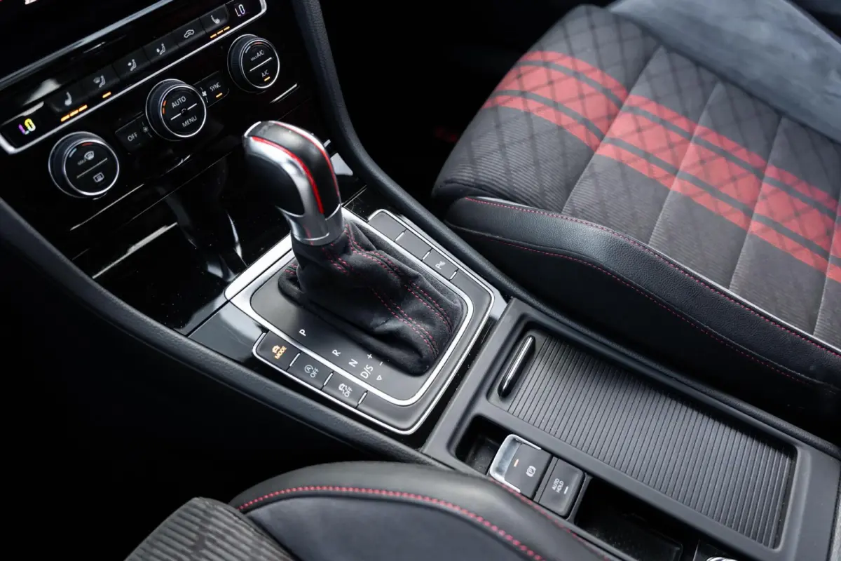 2.0 TSI GTI TCR Dsg Dynaudio Camera DCC