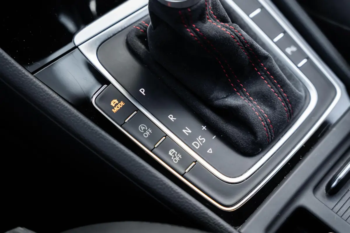 2.0 TSI GTI TCR Dsg Dynaudio Camera DCC