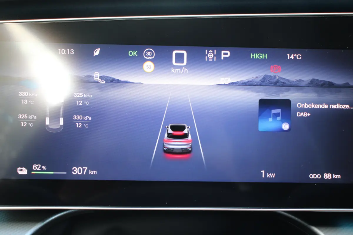 Excellence AWD 91.3 kWh 531PK! | DIRECT LEVERBAAR | PANO DAK | DYNAUDIO | 360° CAMERA | HUD | 20" LMV | KEYLESS | STOELVENTILATIE |