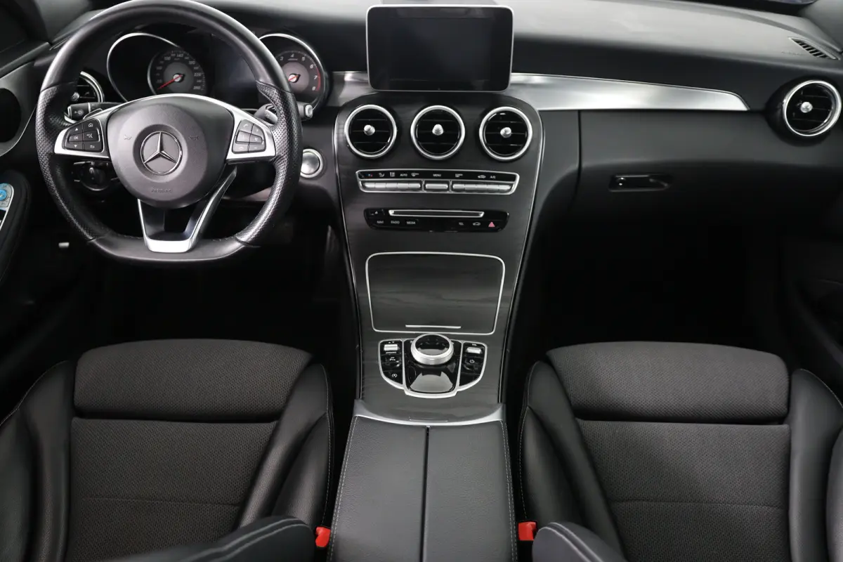 180 Sport Edition | AFN TREKHAAK | CAMERA | AMG STYLING | ELEKTS STOELEN | STOELVERWARMING | NAVI