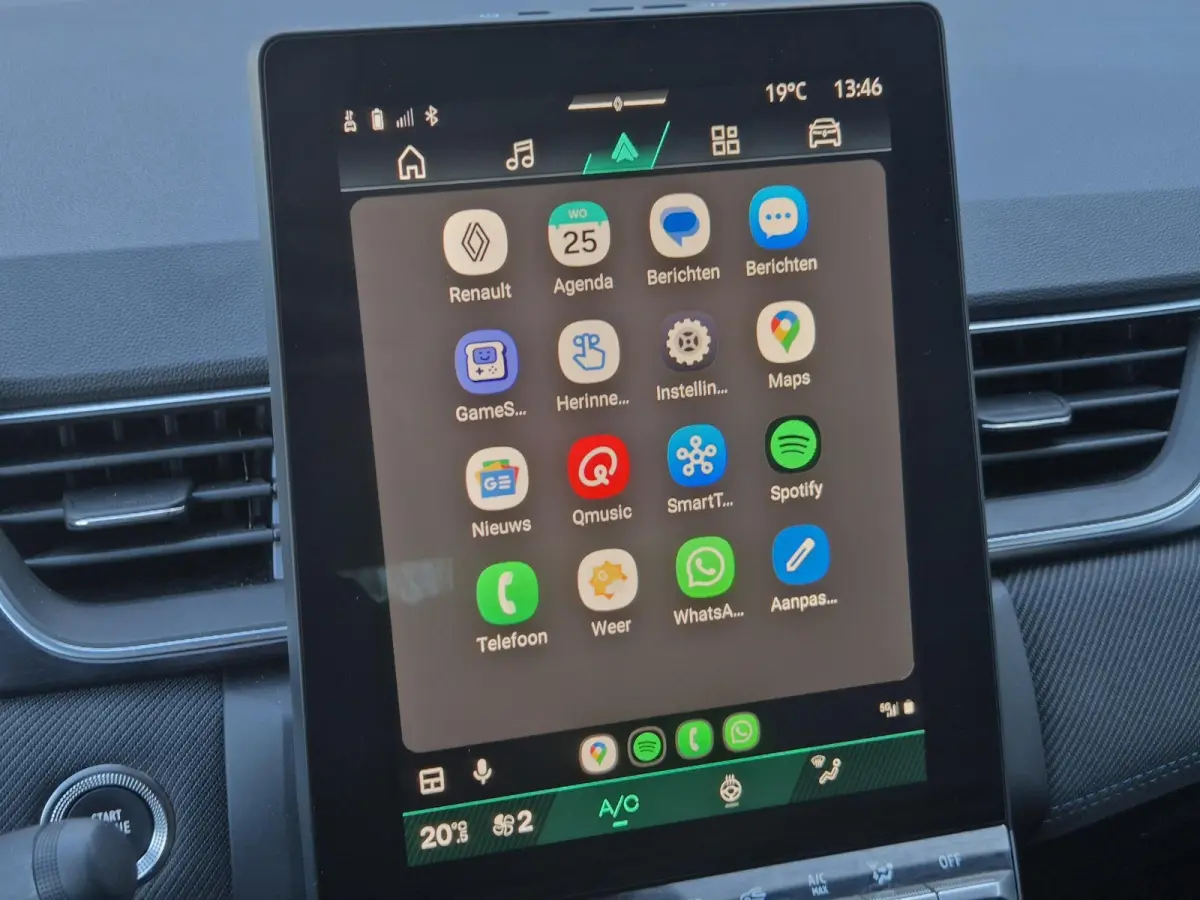1.6 E-Tech full hybrid 145 esprit Alpine / Fabrieksgarantie tot 02-2027 / Adaptief cruise control / Apple Carplay Android Auto / Achteruitrijcamera / Stuurverwarming / Keyless Entry/Start / 