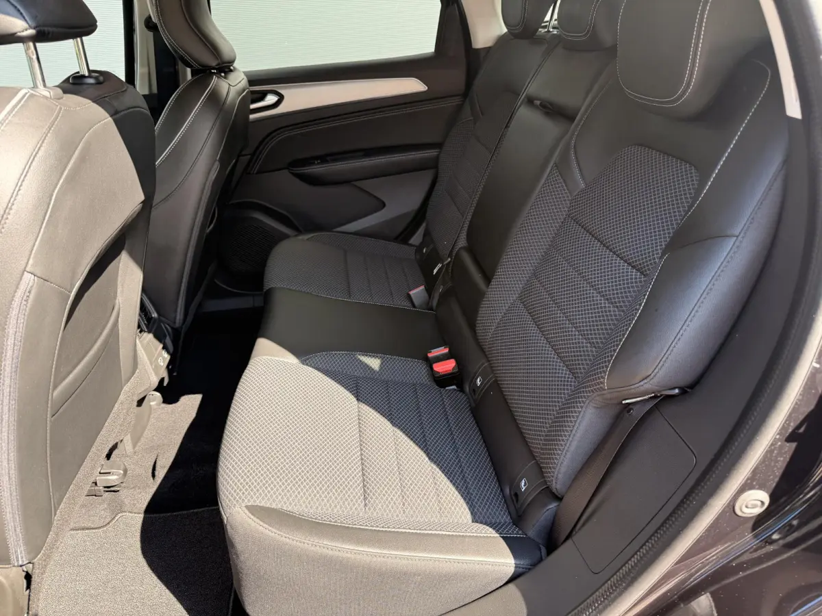 1.6 E-Tech Hybrid 145 Intens / Dealer Onderhouden / Achteruitrij Camera / Apple Carplay&Android Auto / Adaptive Cruise / Keyless / Clima /