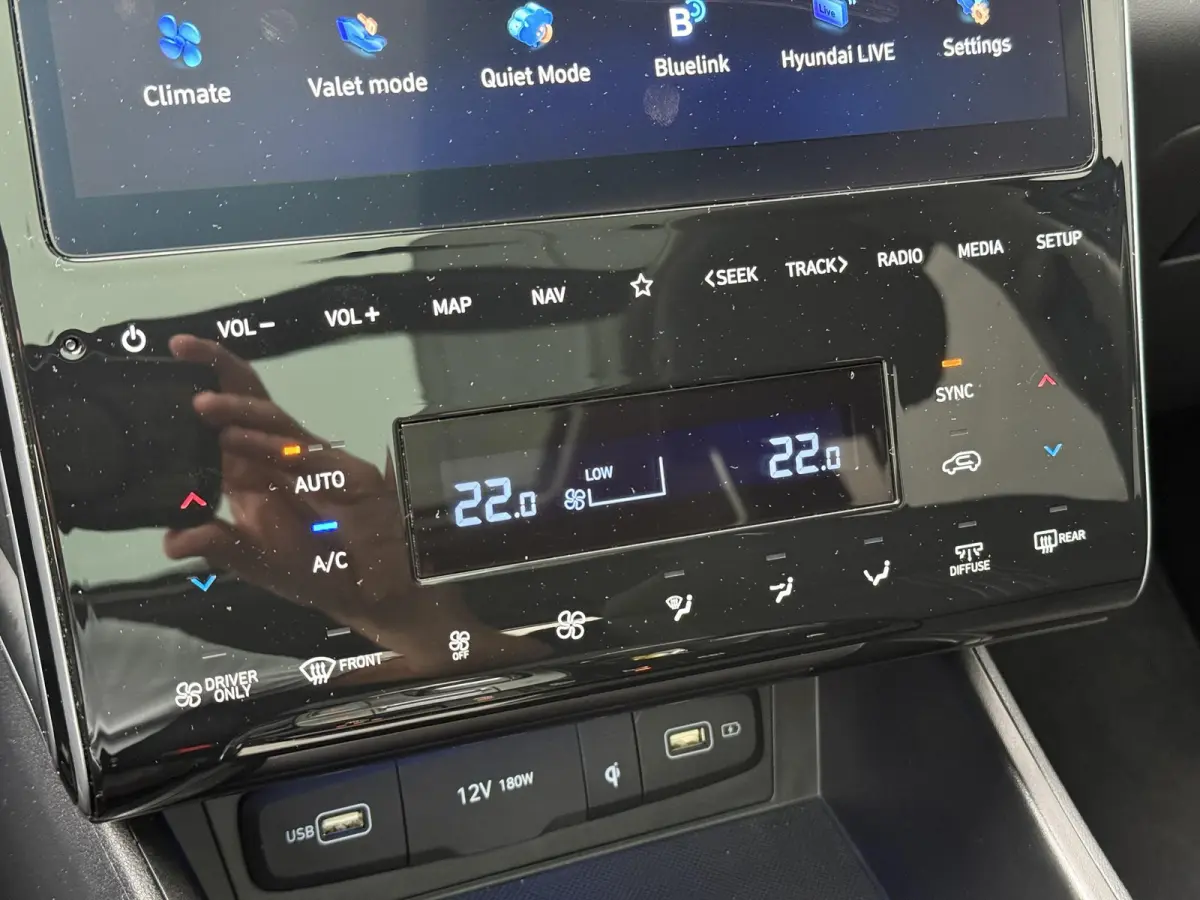1.6 T-GDI PHEV Comfort Smart 4WD / Sky / Dealer Onderhouden / Trekhaak / 1350KG Trekgewicht / Schuif Kantel Dak / Adaptive Cruise / Apple Carplay&Adnroid Auto / Keyless /