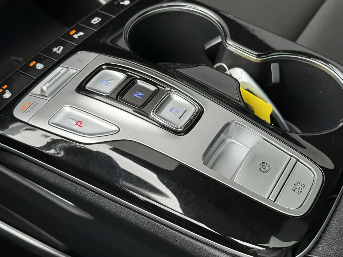 1.6 T-GDI PHEV Comfort Smart 4WD / Sky / Dealer Onderhouden / Trekhaak / 1350KG Trekgewicht / Schuif Kantel Dak / Adaptive Cruise / Apple Carplay&Adnroid Auto / Keyless /