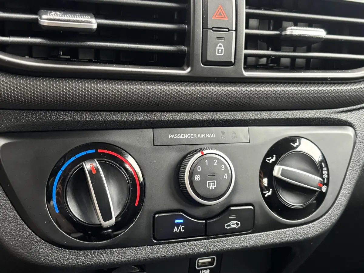 1.0 Comfort Smart / Dealer onderhouden / Navigatie / Apple Carplay / Android auto / Achteruitrijcamera / Cruise control / DAB radio /