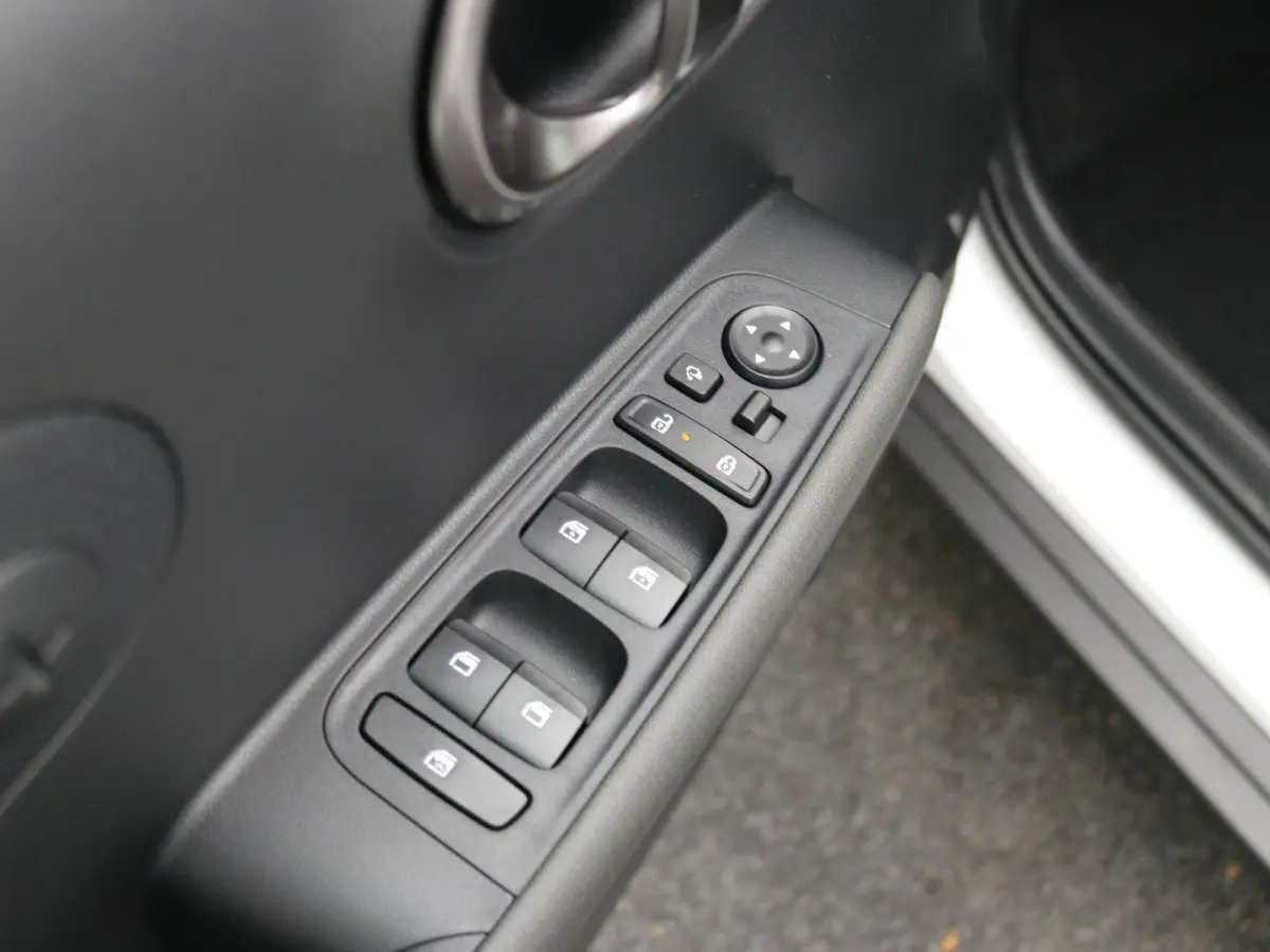 Evolve 49 kWh / €2000,- Voordeel / Snel Leverbaar / Warmtepomp / Stoel- & Stuurverwarming / Climate Control / Adaptive Cruise Control / V2L / 3 Fase /