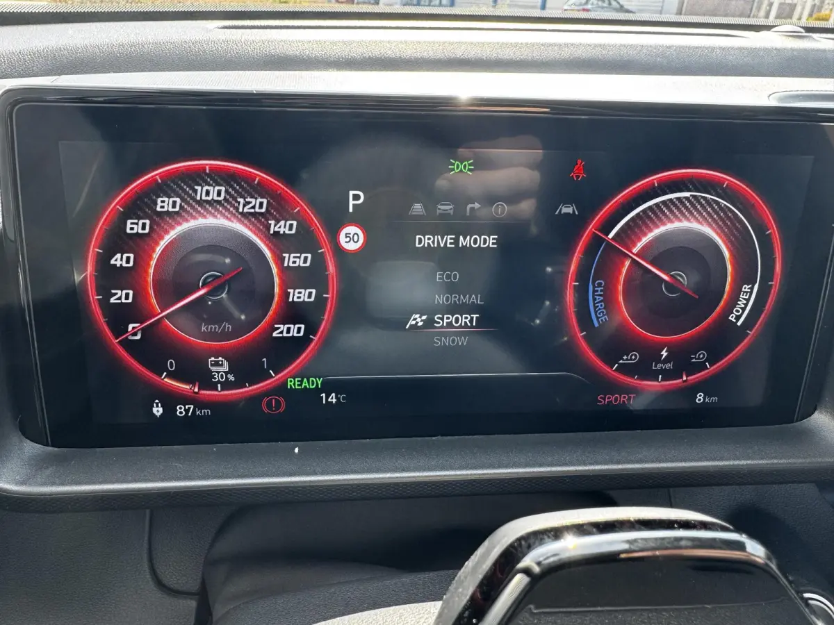 Evolve 49 kWh / Snel Leverbaar / Adaptive Cruise / Keyless / Navigatie /