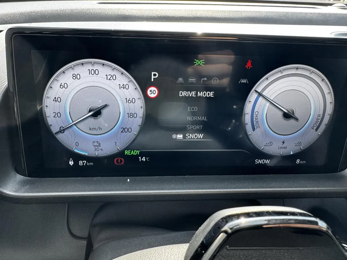 Evolve 49 kWh / Snel Leverbaar / Adaptive Cruise / Keyless / Navigatie /