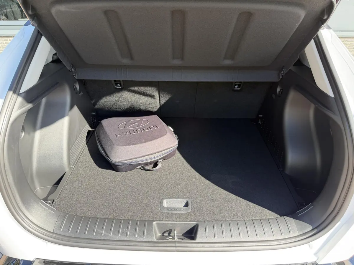 Pure Edition 64.8 kWh / Navigatie / Apple Carplay & Android Auto / Airco / Achteruitrijcamera / Stuur & Stoelverwarming /