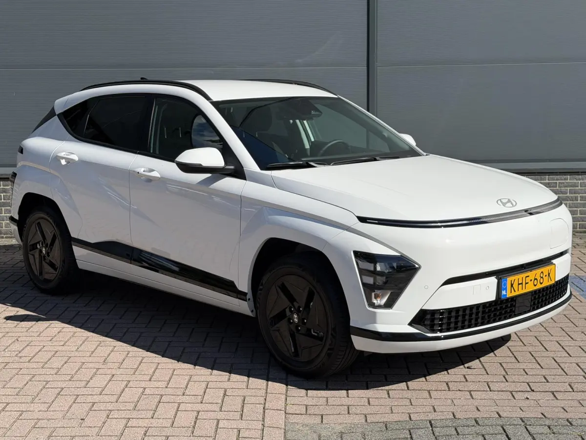 Pure Edition 64.8 kWh / Navigatie / Apple Carplay & Android Auto / Airco / Achteruitrijcamera / Stuur & Stoelverwarming /