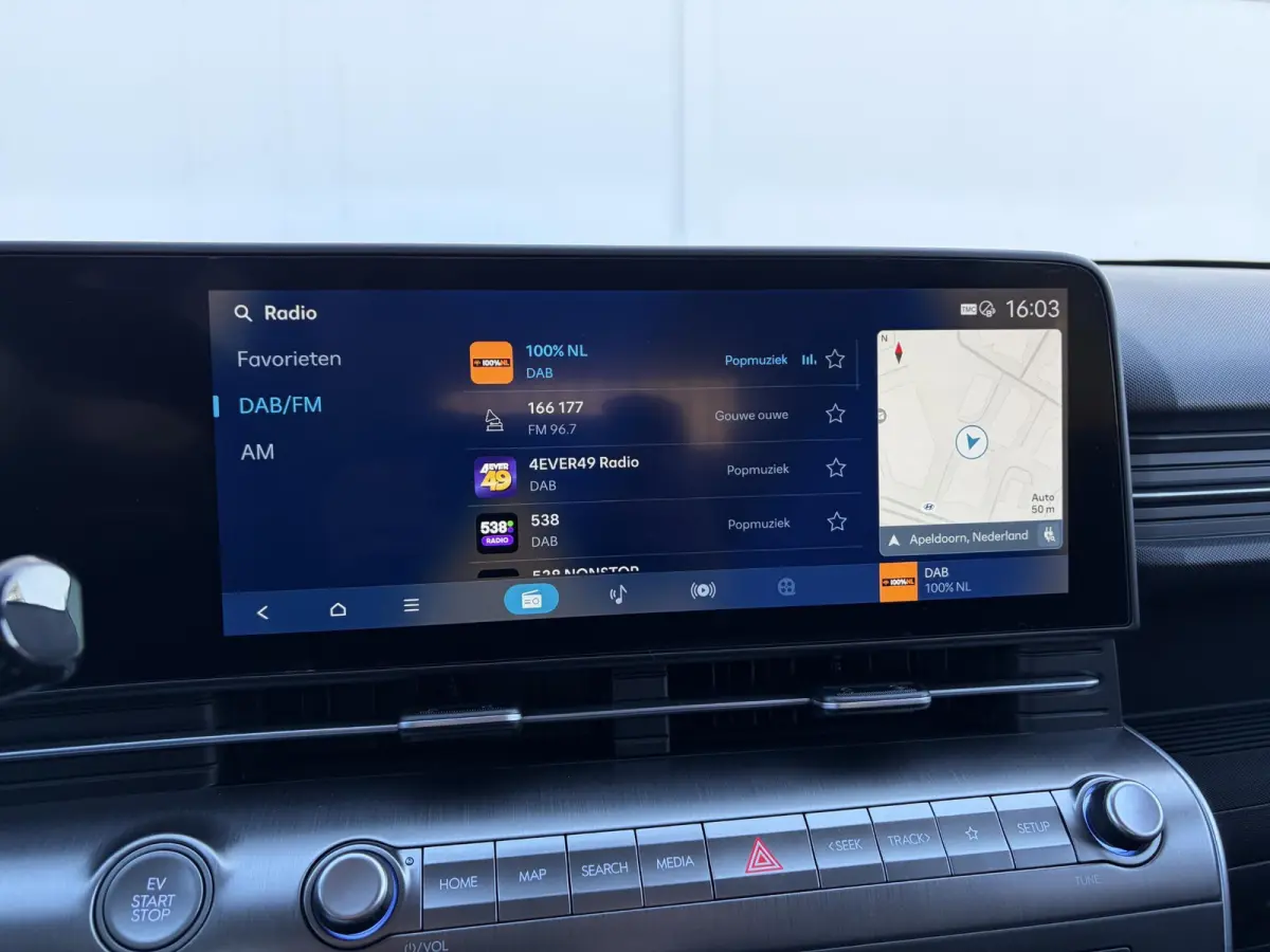 Pure Edition 64.8 kWh / Navigatie / Apple Carplay & Android Auto / Airco / Achteruitrijcamera / Stuur & Stoelverwarming /