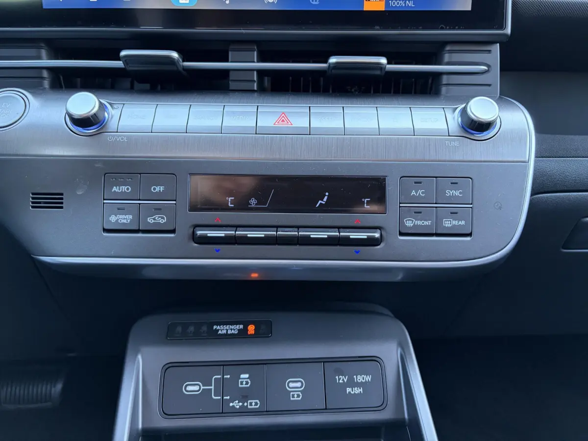 Pure Edition 64.8 kWh / Navigatie / Apple Carplay & Android Auto / Airco / Achteruitrijcamera / Stuur & Stoelverwarming /